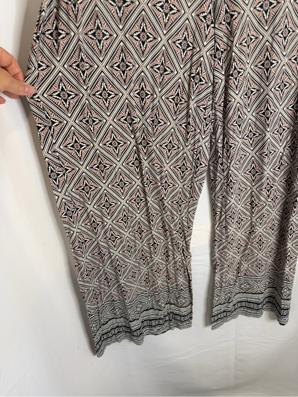 3/$20 Cato Geometric Print Wide Leg Pants in Cream and Black with Pink Accents - Picture 5 of 6